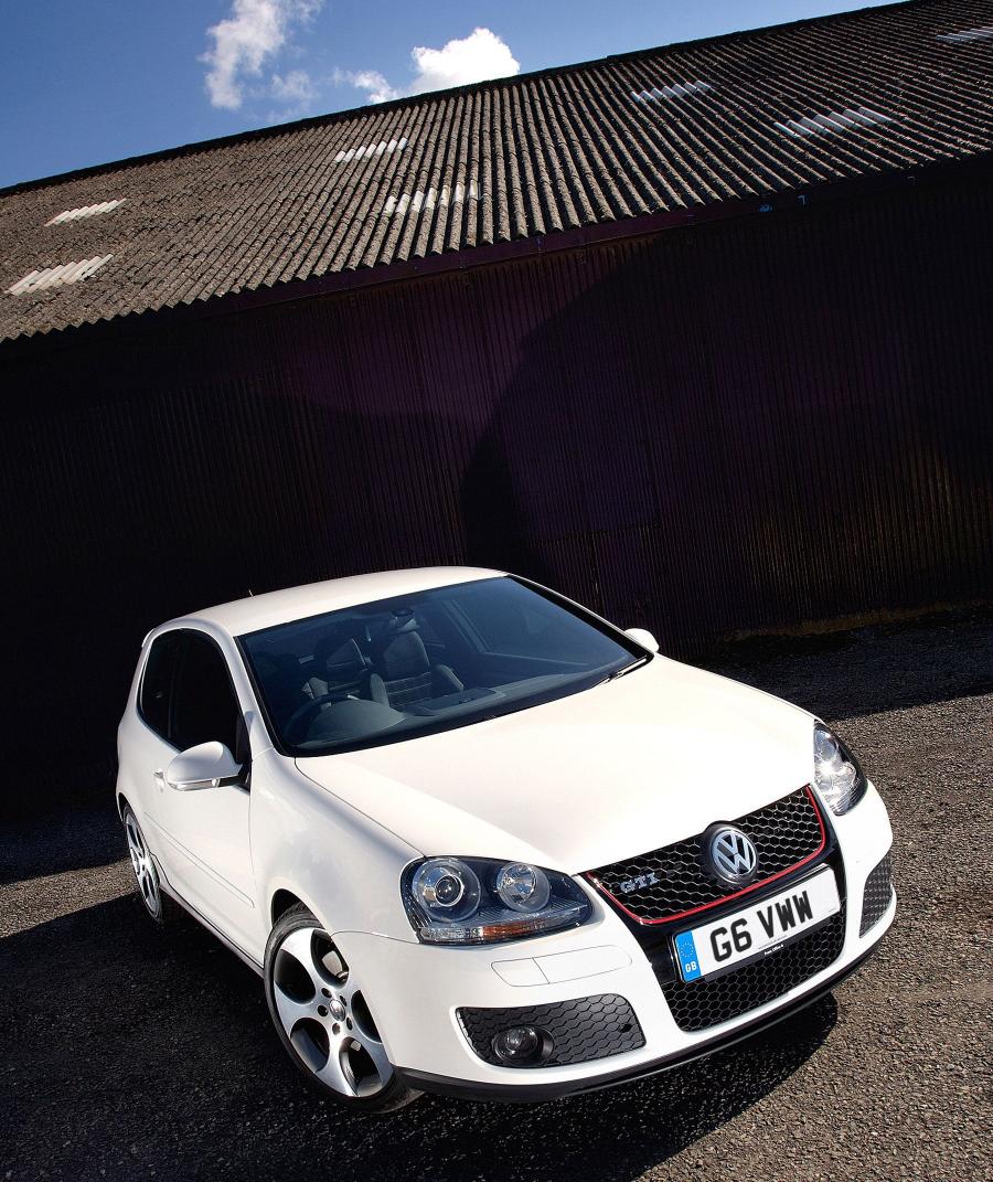  Volkswagen Golf GTi 2005 года  (фото 67 из 135)